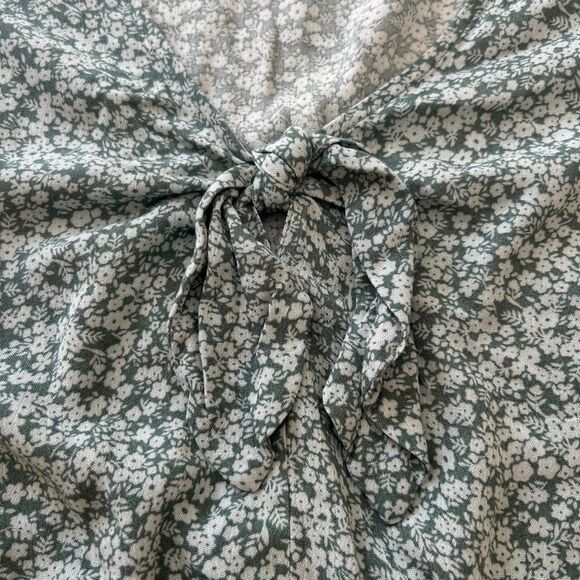 Mason & Belle Green Floral Tie Front Smocked Blouse Women’s Size Large - Picture 6 of 7